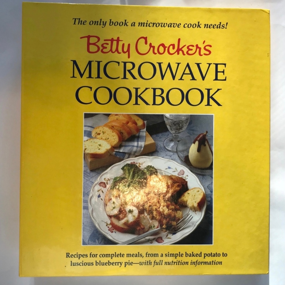 Betty Crocker's Special Edition Microwave Cookbook Celebrating 40 years